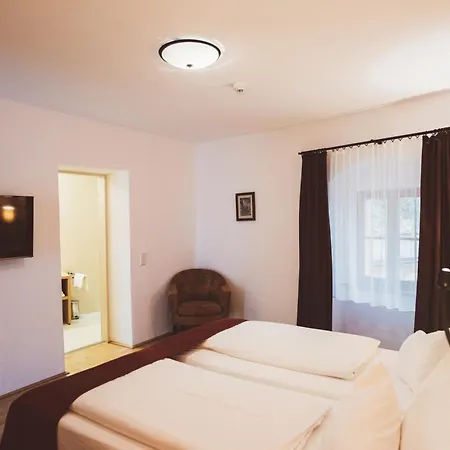 Heritage Szálloda 4*
