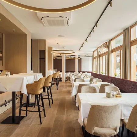 Heritage Szálloda 4*