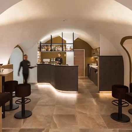 Heritage Hotel 4*